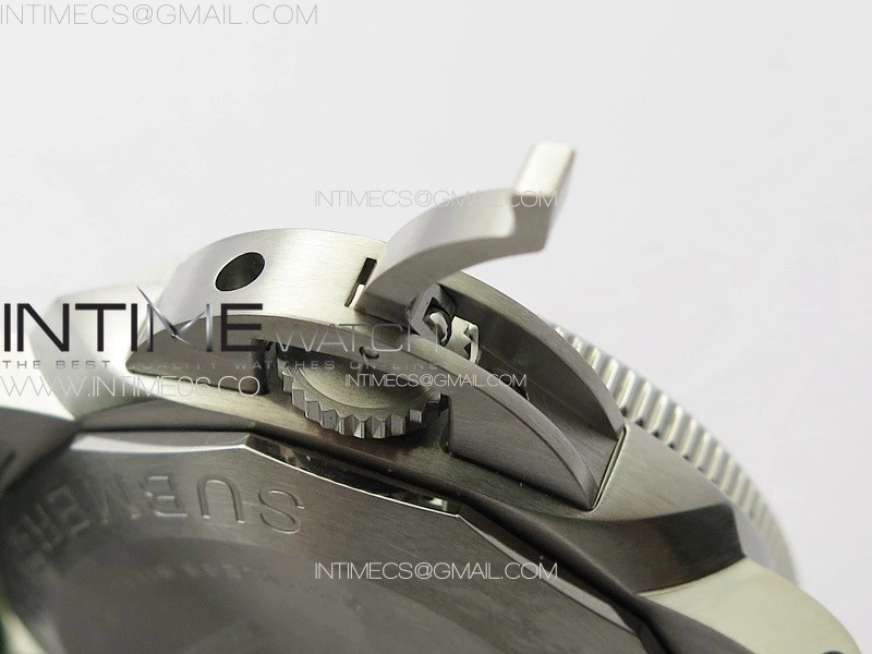PAM1226 Submersible TTF Best Edition White Dial On Green Rubber Strap P.900 Clone